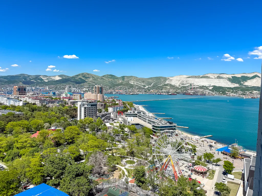 Уютная квартира-студия с потрясающим видом на море и город  в центре