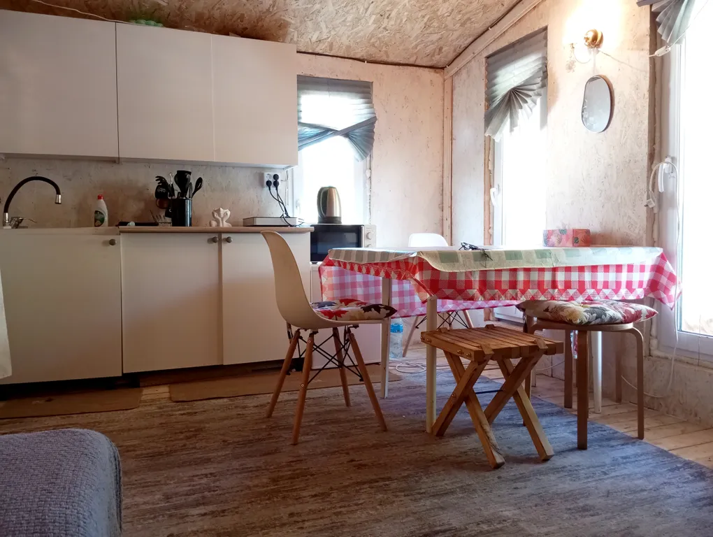 Новый домик рядом с лесом