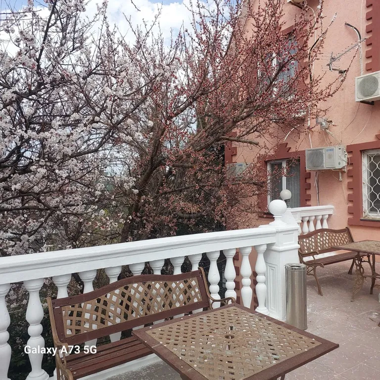 Уютный двухместный номер в шаговой доступности от Черного моря