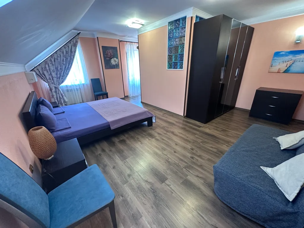 С бассейном на пляже