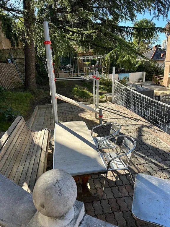 Солнечная студия со своим двориком и летним бассейном