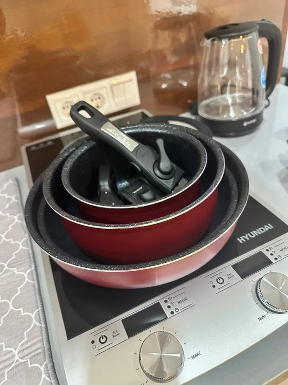 Просторная квартира с отдельным входом возле гипермаркета Перекресток