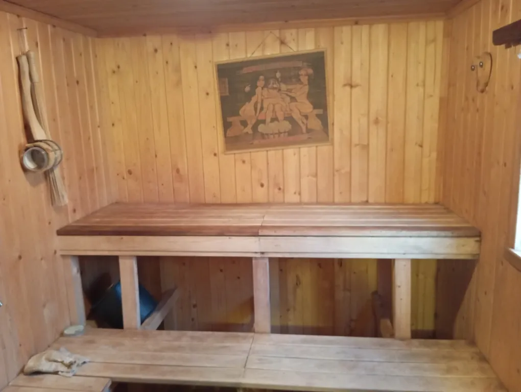 Домик с видом на затопленную колокольню