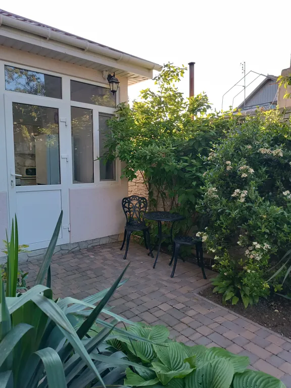 сдается коттедж 2  этажа.130 кв. м, с тремя отдельными комнатами