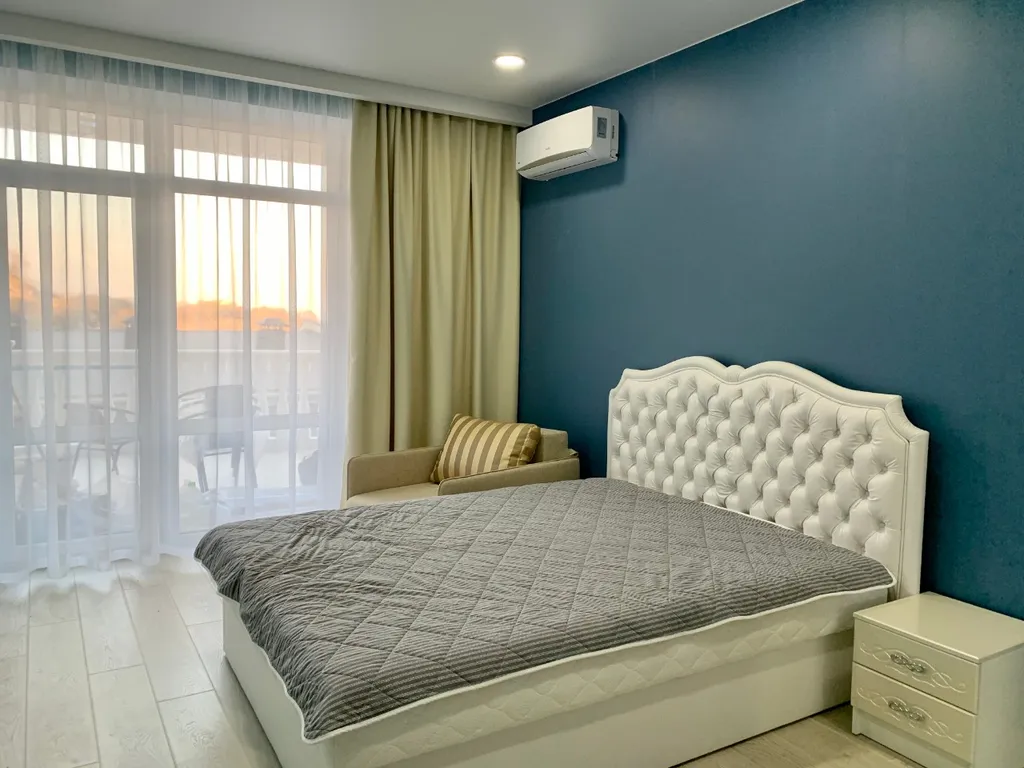 Апартаменты в Алуште с видом на море рядом с пляжем