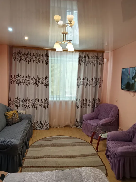 Однокомнатная квартира люкс с большой кухней, на 1 этаже, рядом с парком