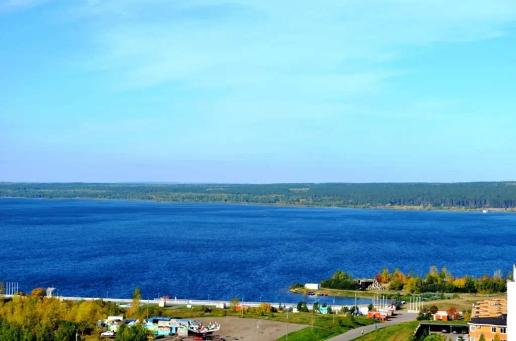 Уютная двухкомнатная квартира в центре с видом на набережную города — аренда посуточно в Набережные Челны