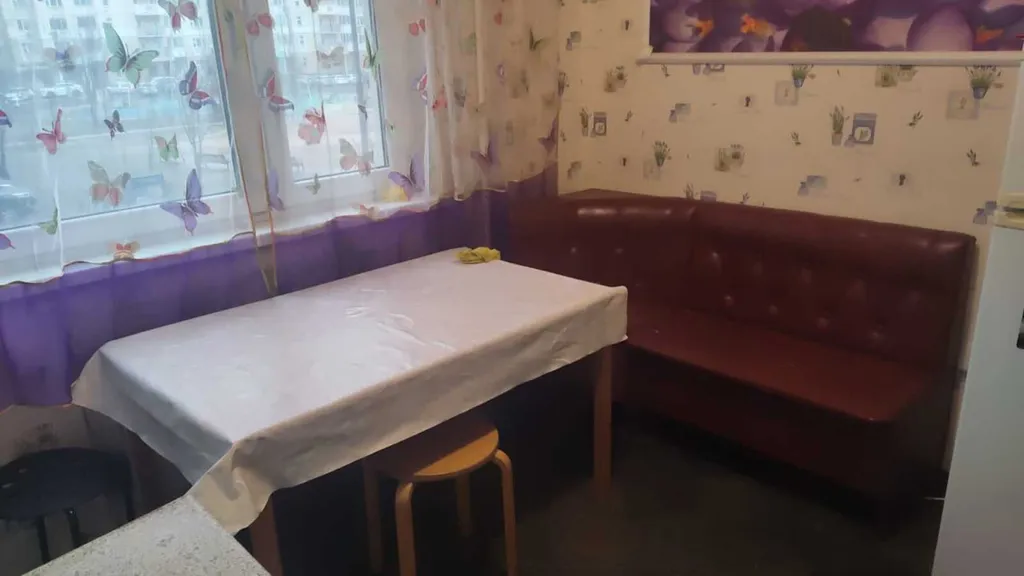 Комната с балконом, под ключ