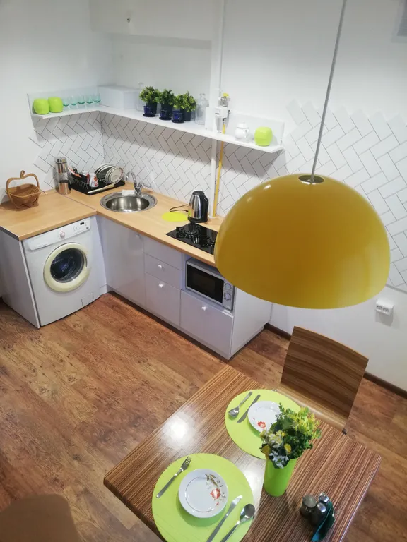 Уютная квартира в солнечных тонах в центре города