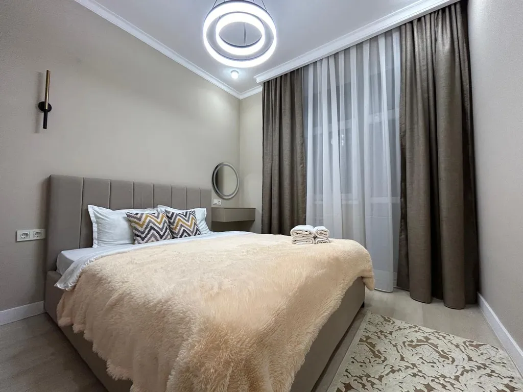 Стильная квартира с балконом в верхней части города — аренда посуточно в Алматы