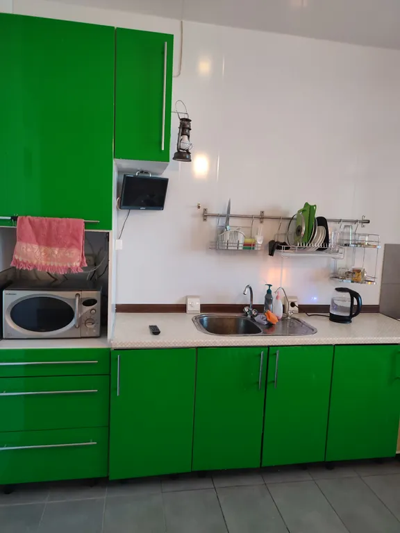 Студия в современном новом доме на проспекте Строителей