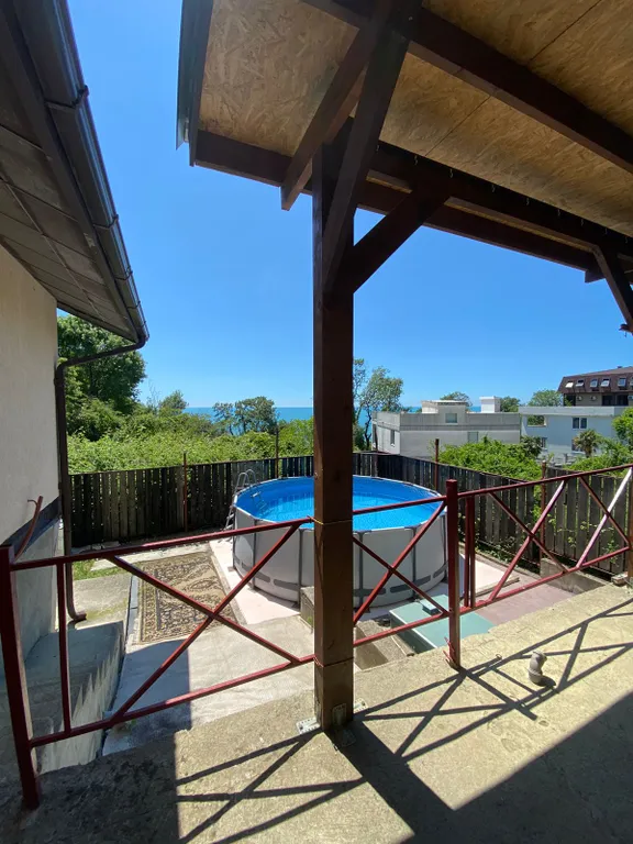 Дом в тихом месте у моря