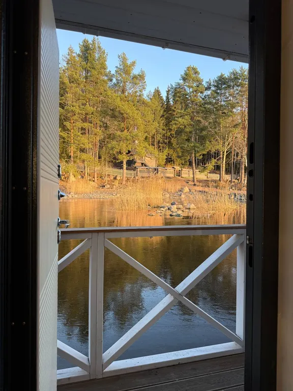 Дом на воде с сауной