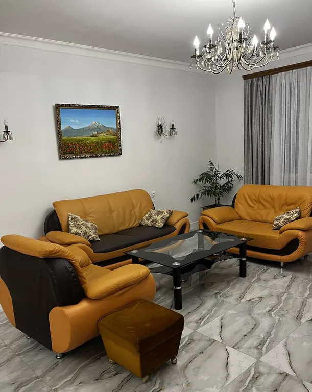 Квартира Апартаменты с тремя спальнями — аренда посуточно в Ереван