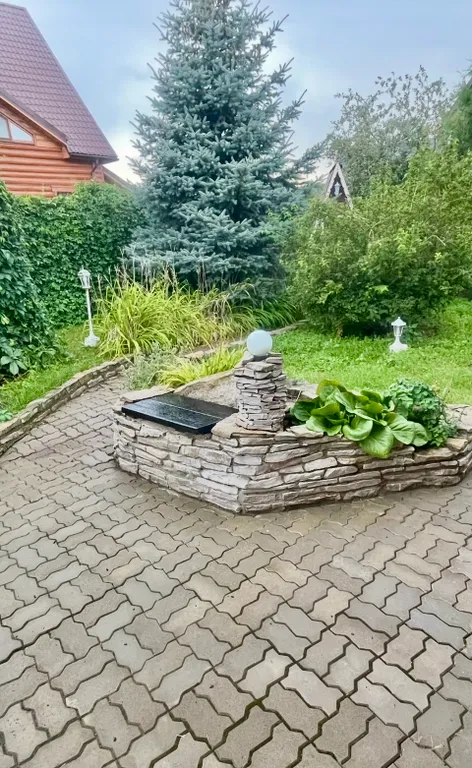 Уютный дом на берегу реки Кама