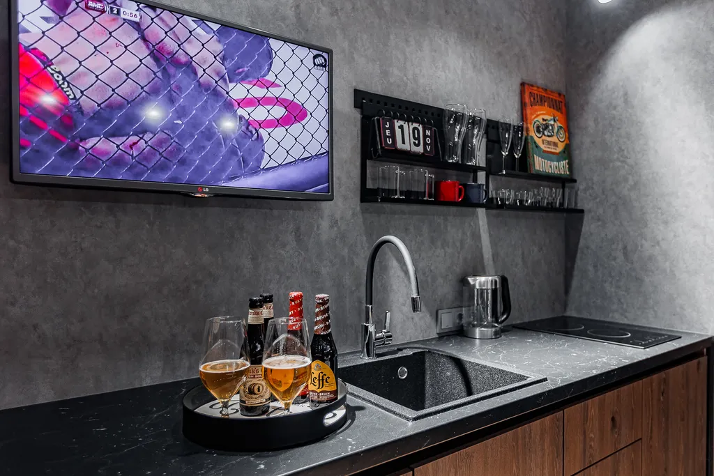 Апартаментs Гараж - холостяцкий люкс в самом центре