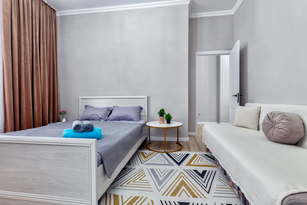 Шикарная просторная двухкомнатная квартира в сердце левого берега