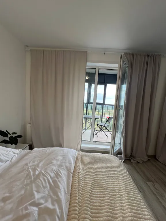 Уютная, светлая квартира-студия с красивым видом в новом доме