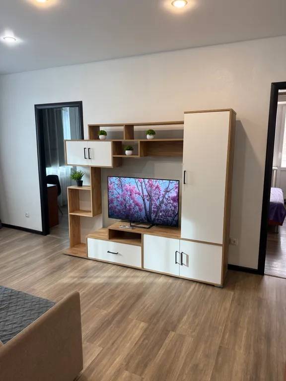 Просторная квартира в центре города — аренда посуточно в Каменск-Шахтинский