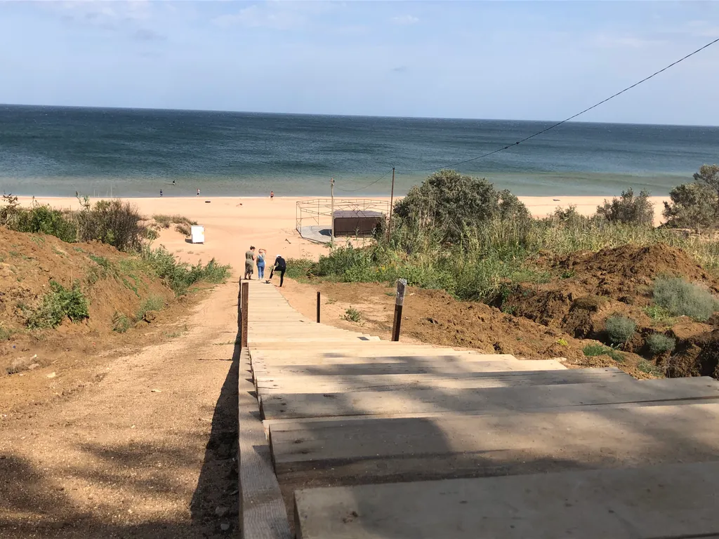 Комната с балконом