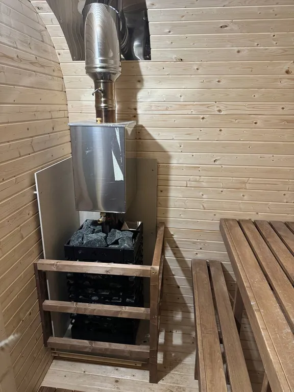 Двухэтажный дом с баней на дровах и мангальной зоной