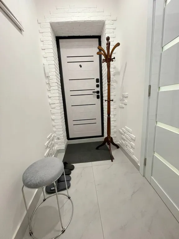 Центр, квартира на Суханова, 2 комнатная, 2 этаж