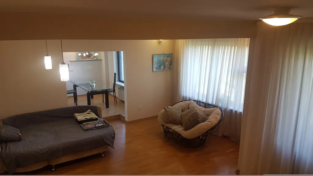 Шикарная квартира в центре города с огромной джакузи в виде сердечка