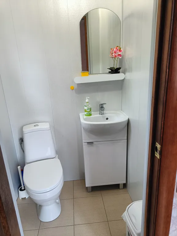 Коттедж Коттедж Этаж двухкомнатный в центре — Геленджик