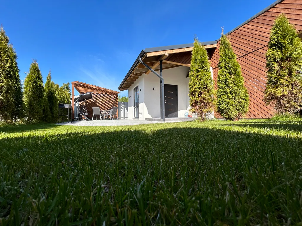 Домик в малине у моря