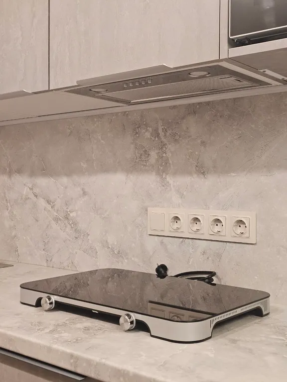 Вилла Nelli с видом на озеро и зоной барбекю среди каменной россыпи