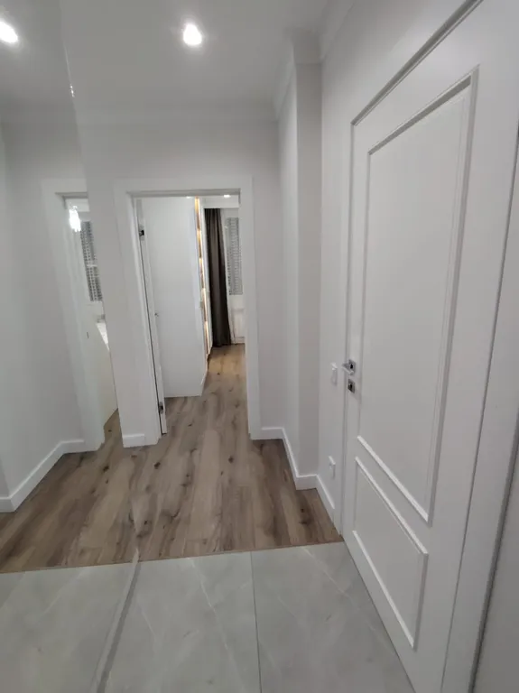 Евро 2ка в золотом квадрате Левого берега. В безопасном районе города