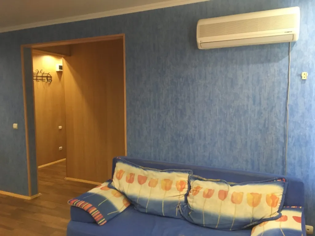 Квартира 2-комнатная квартира с кондиционером в самом центре — Тюмень