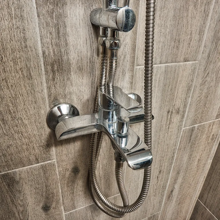 Мини-дом с горячей купелью Горе-Море