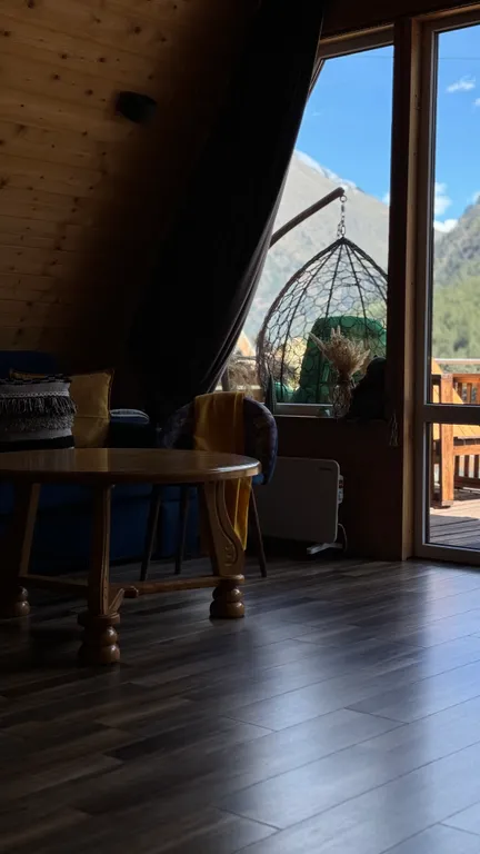 Уютный гостевой дом в Приэльбрусье с потрясающими видами на горы и лес