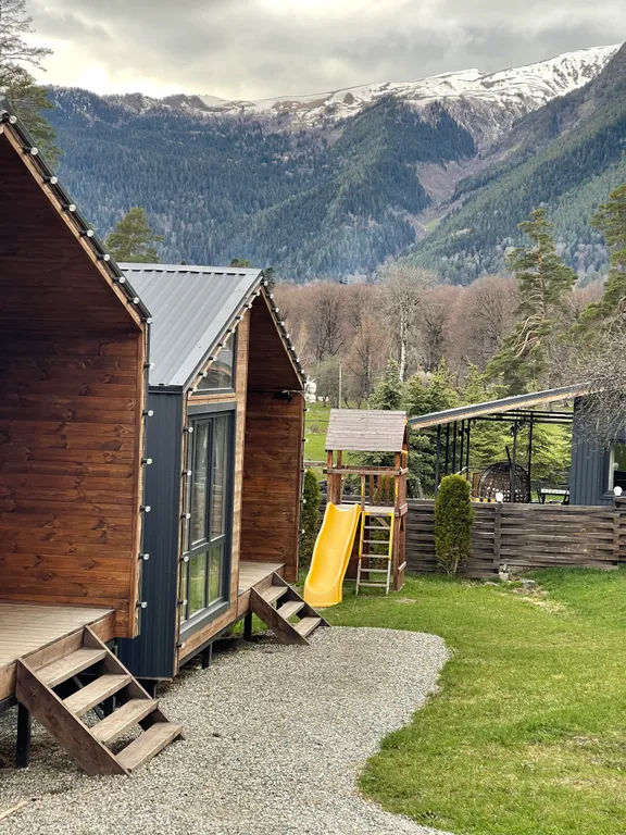 Уютный коттедж с видом на горы