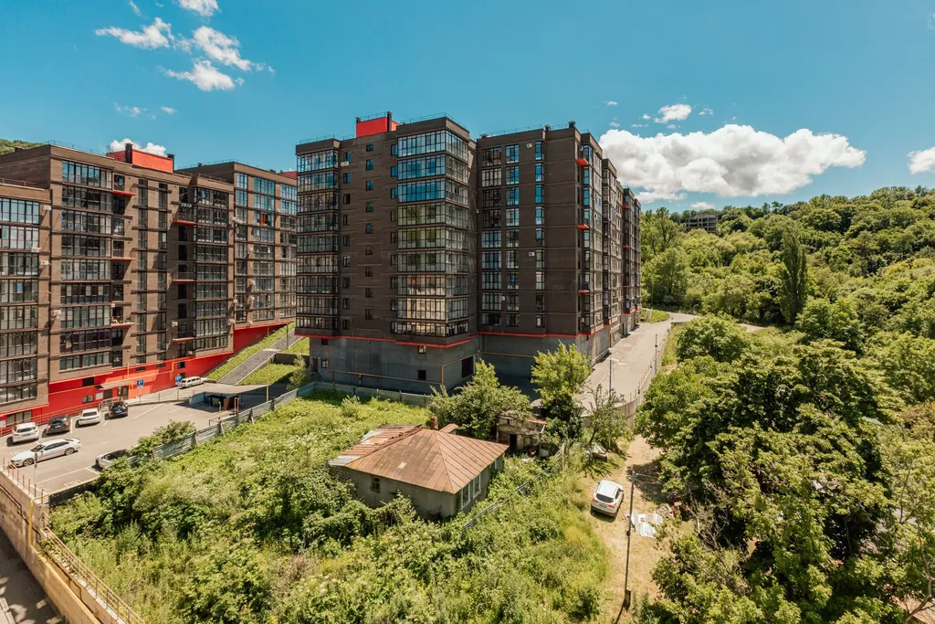 Видовая квартира + в курортной зоне + у парка + солнечная атмосфера