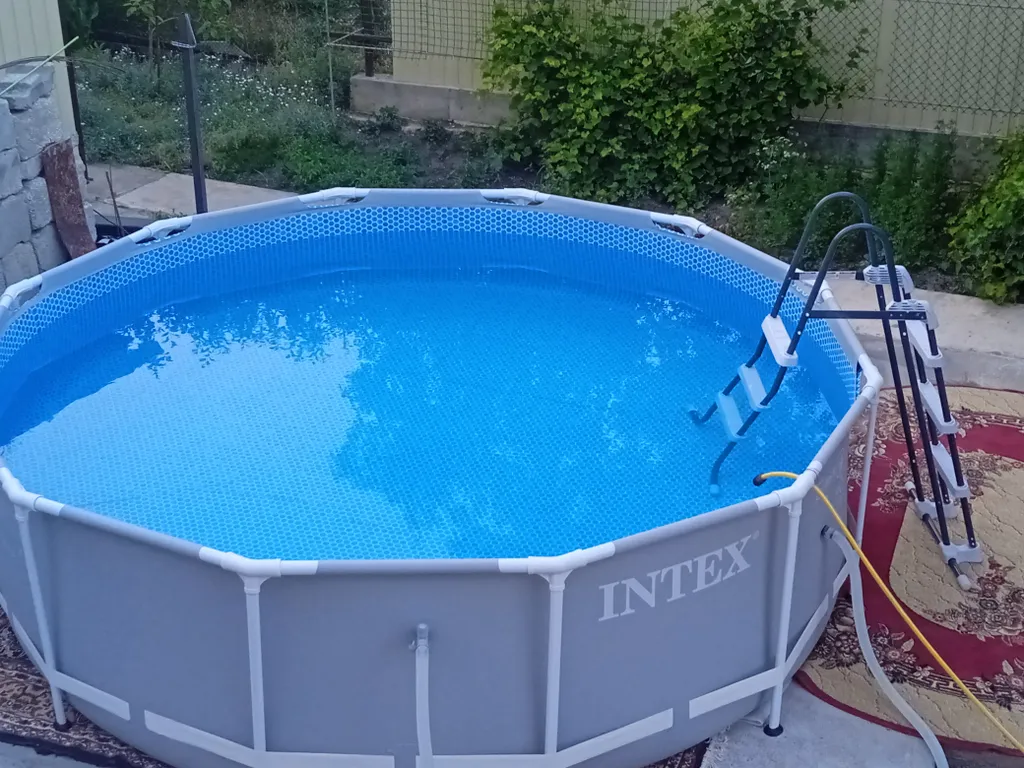 Новый дом с евро-ремонтом и бассейном