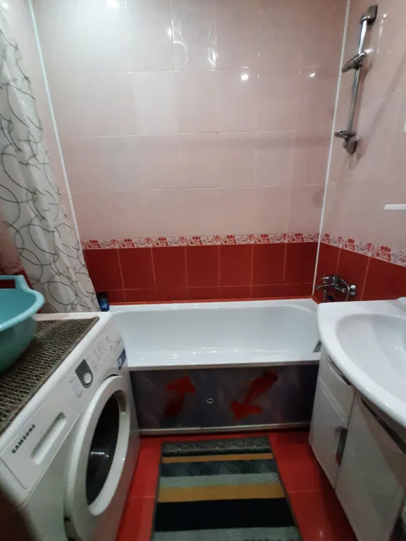 Нововартовская 4