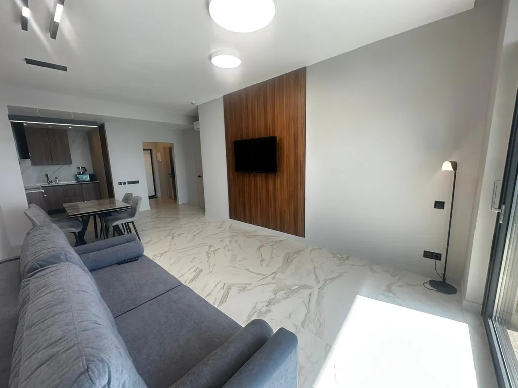 Просторная квартира с видом на море