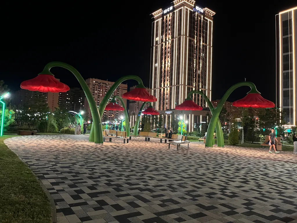 Квартира с видом на сквер Героев России