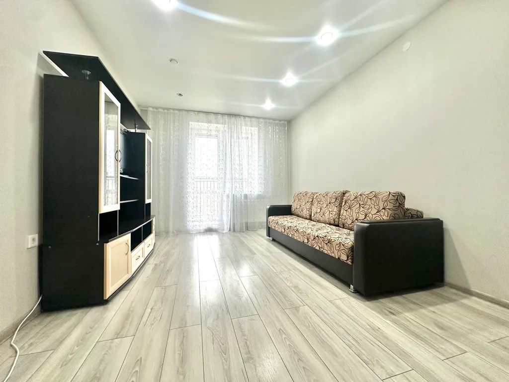 Однушка с большой парковкой