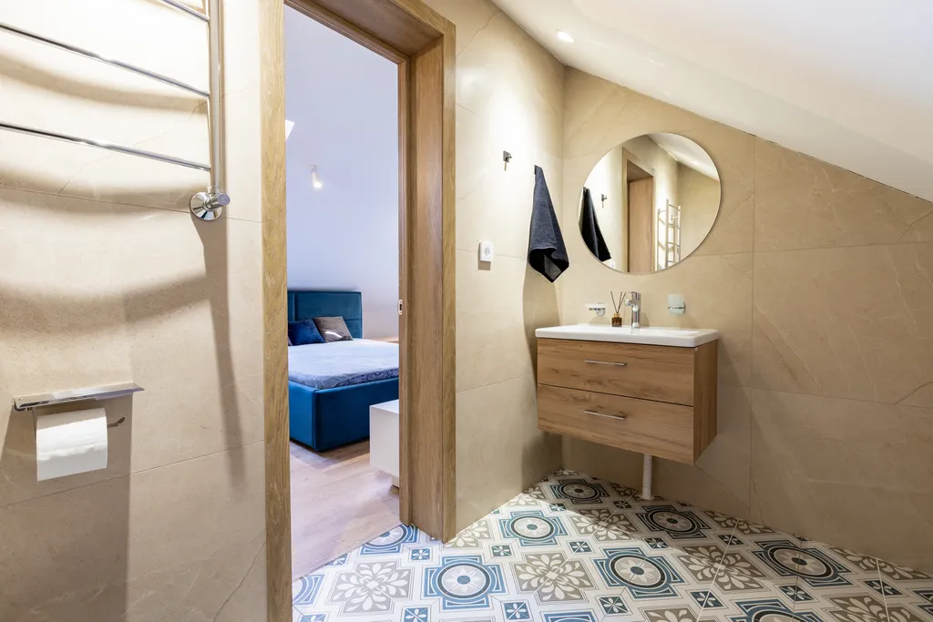 Уютный дом возле леса