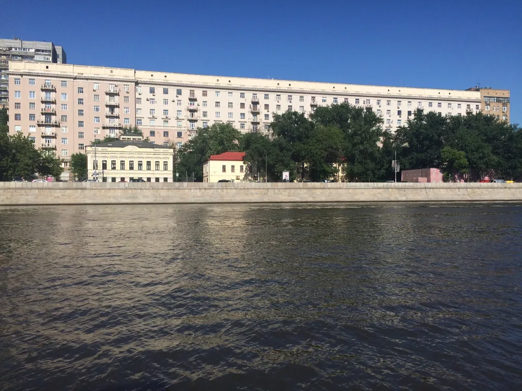 Роскошная 2-х комн квартира с дизайнерским ремонтом и видом на реку