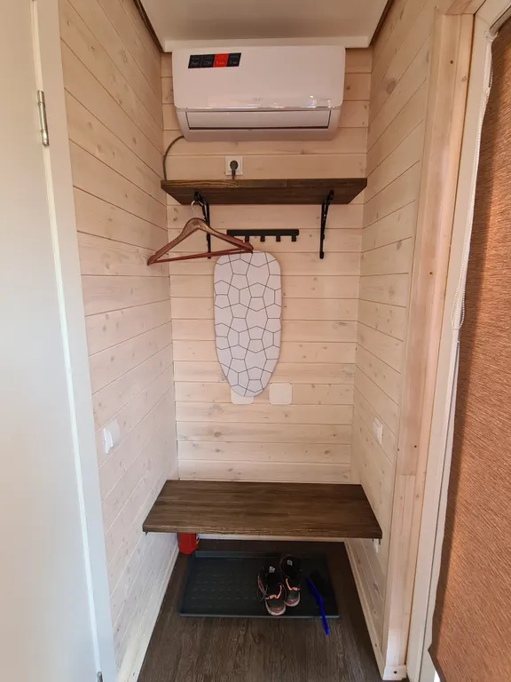 Мини-домик море с видом на горы