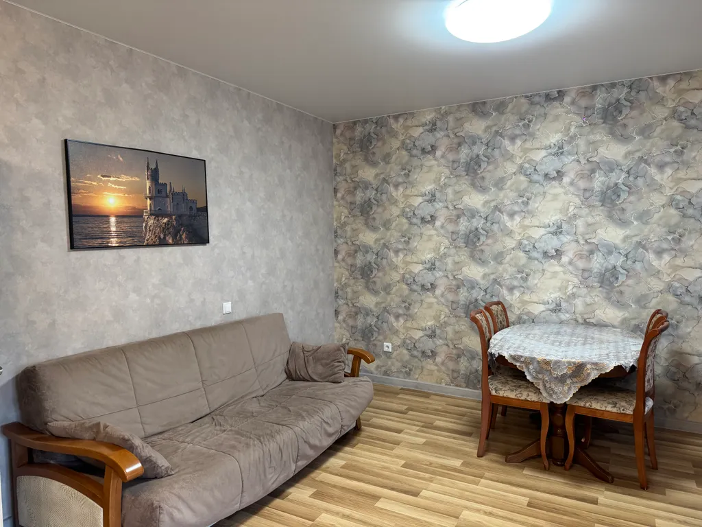 Двухэтажная трёхкомнатная квартира