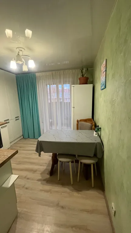 Квартира рядом с Волгой, с панорамными окнами и красивыми закатами