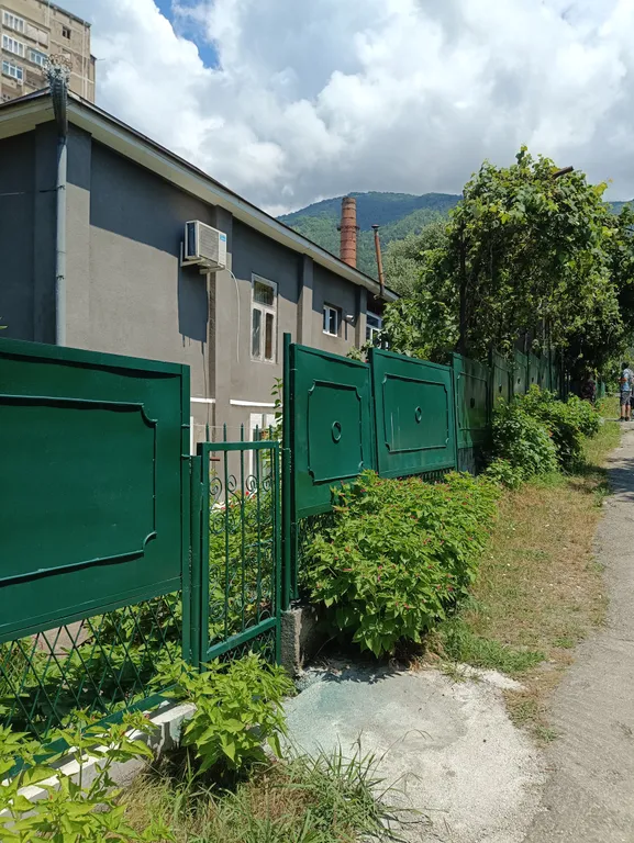 Первый этаж с отдельным входом в районе центрального рынка