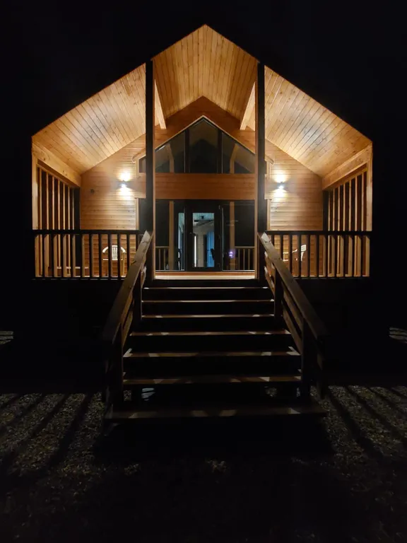 Домик на берегу Волги