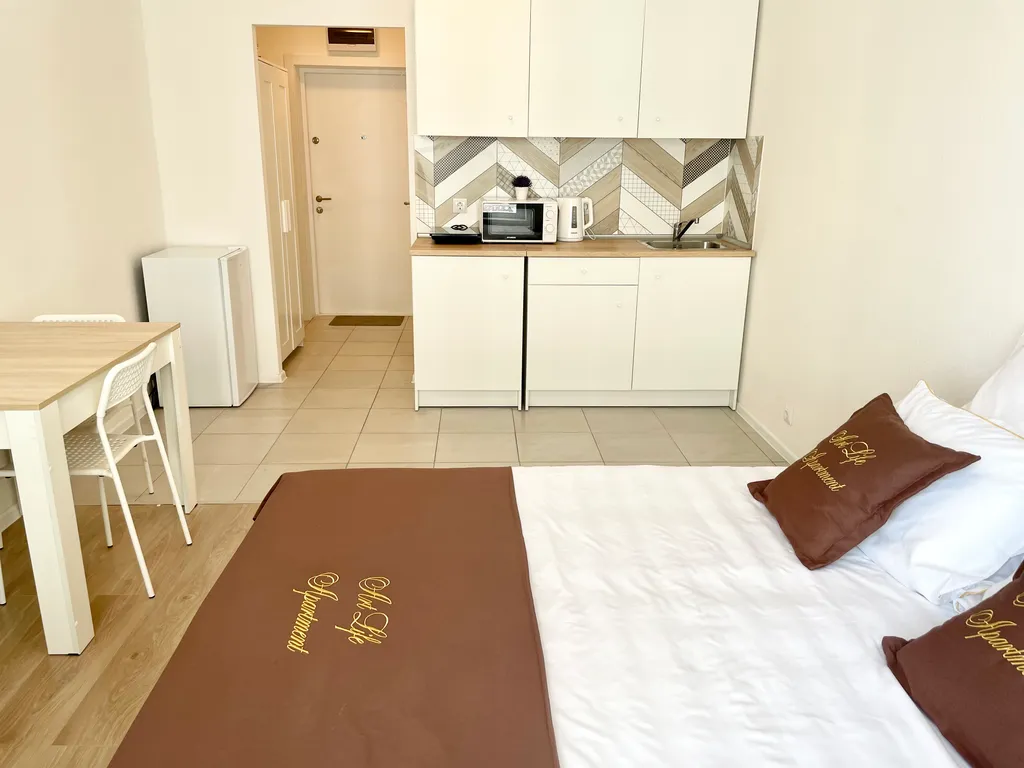 Art art life apartment Orange park