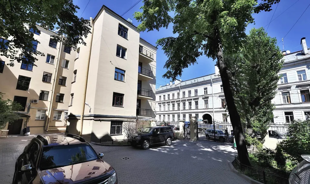 Трёхкомнатная квартира с новым ремонтом и изолированными спальнями